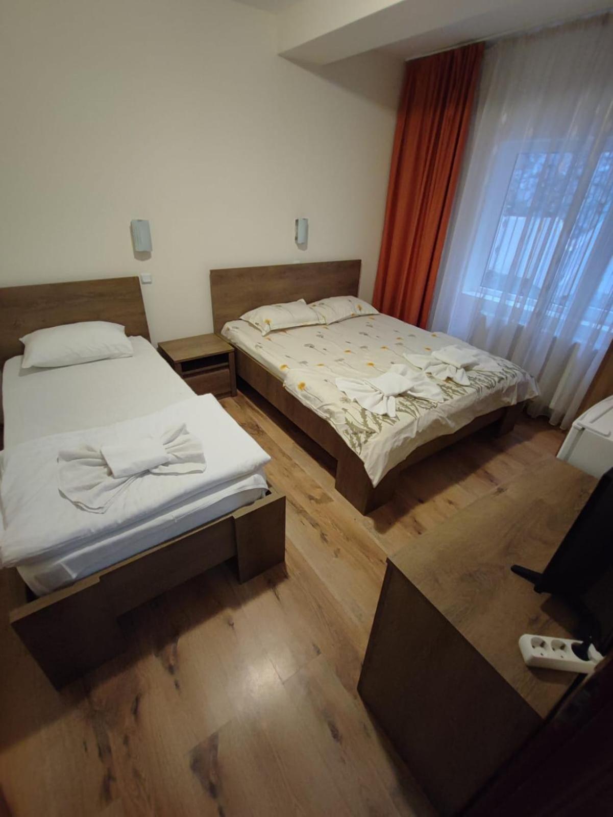Pensiunea Paradis Băile Herculane Extérieur photo